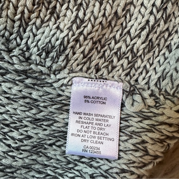 Design Lab Sweater - Picture 5 of 6